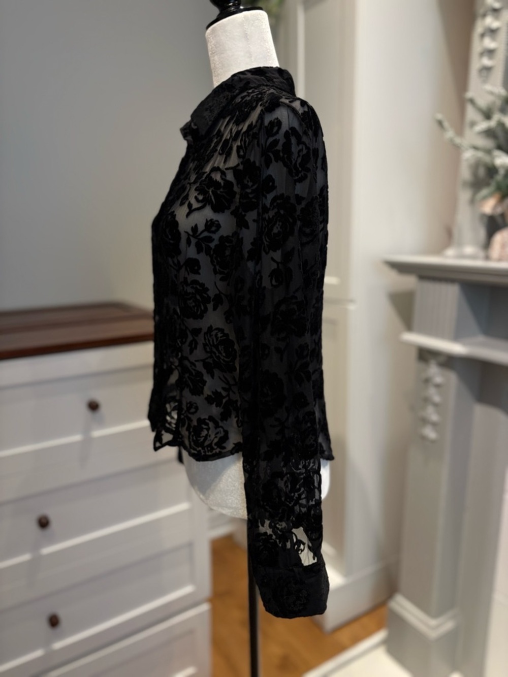 GAP Black Sheer Floral Button-Down Shirt Sz M - Picture 4 of 7
